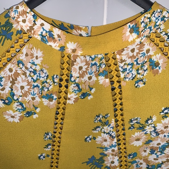 June & Hudson Floral Top - Picture 4 of 14